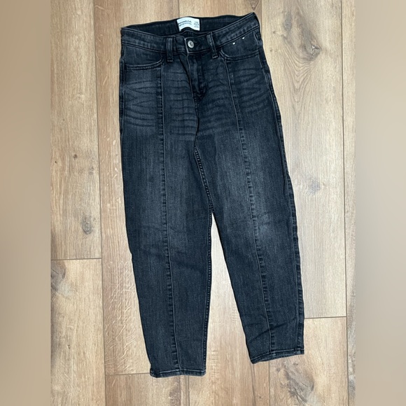 Abercrombie Kids Girls High Rise Mini Mom Black Jeans 11/12 Regular - Picture 2 of 5